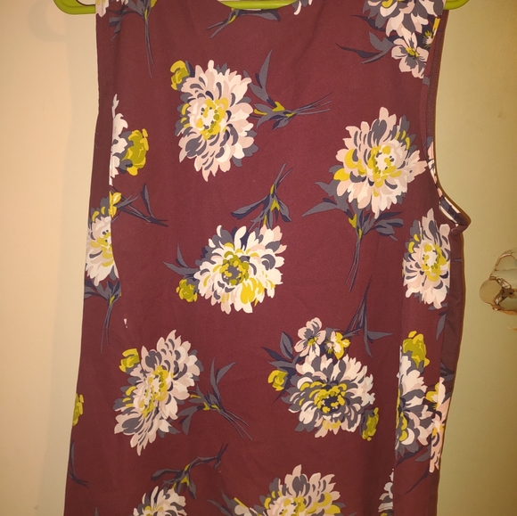 Ann Taylor Tops - Woman's sleeveless Floral Ann Taylor Blouse size XL